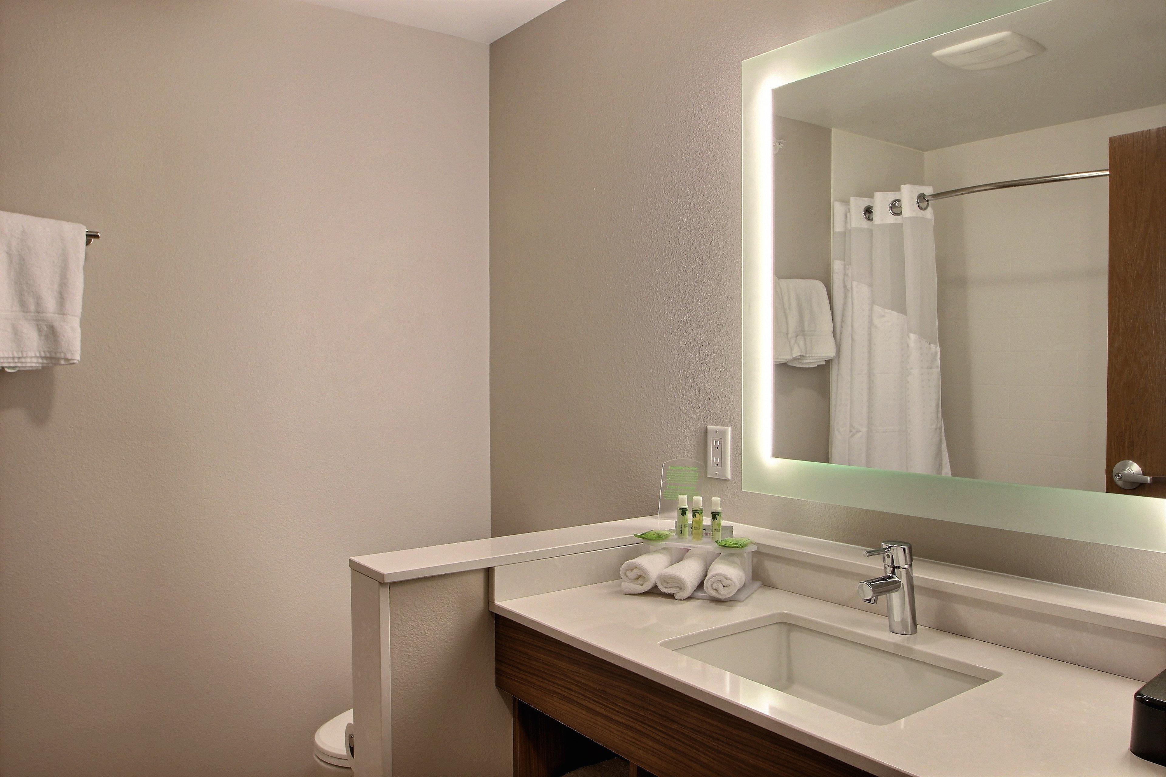 Holiday Inn Express & Suites Fond Du Lac By Ihg Exterior photo