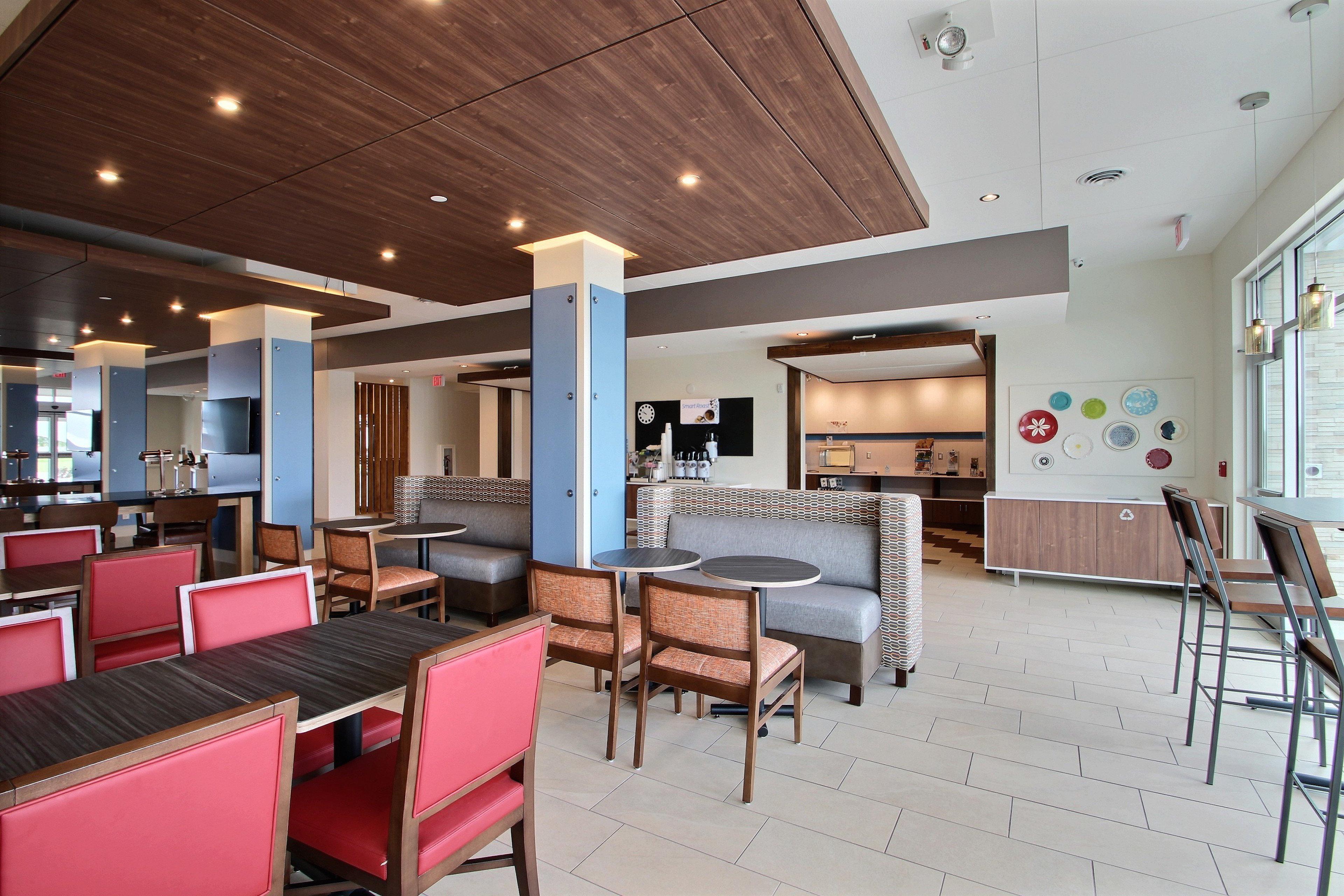 Holiday Inn Express & Suites Fond Du Lac By Ihg Exterior photo