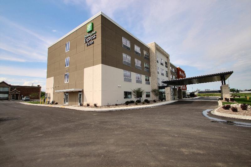 Holiday Inn Express & Suites Fond Du Lac By Ihg Exterior photo